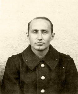 Kurt Glass in a French uniform as part of an immigrant unit (late 1939). © Dr. Michel Glass