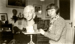 The sculptress Hedwig Wittekind in her studio (no date). © Collection Petra Bonavita