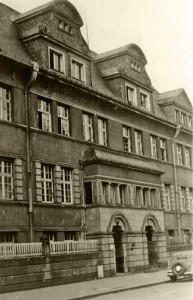 Blanchardstrasse 22 (left entrance) where Robert Eisenstädt and Tuschi Müller were hidden for a while. © Dr. Eugen Kahl