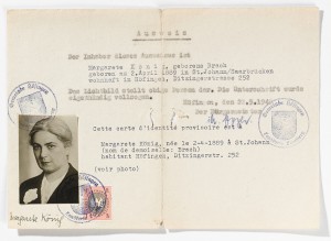 Substitute document for Margarete Knewitz issued in the name of „Margarete König“, which the reverand Kurt Müller in Stuttgart obtained for her during the time of her illegality. © Erica Ludolph
